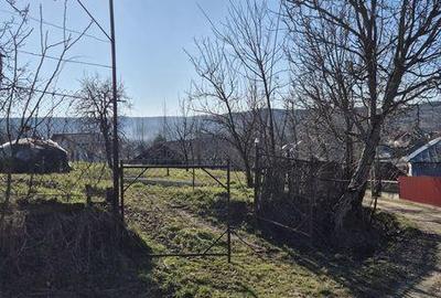 Teren de 1500 mp, în Priboieni