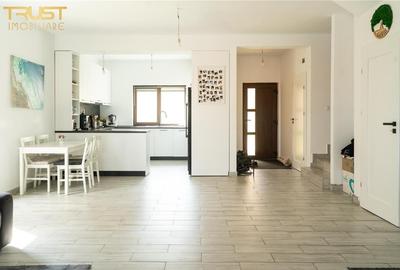 Casă cu 5 camere cu Teren 378 Mp în Dezmir - 8