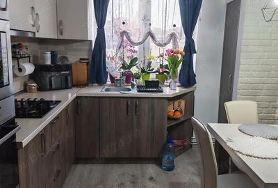 Apartament cu 3 camere semidecomandat în Central - 6