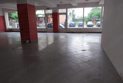 Spațiu comercial, de 140 mp, în Central - 6
