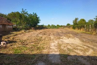 Casă cu 2 camere cu Teren 2930 Mp în Poclușa de Barcău - 1