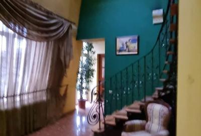 Casă cu 8 camere cu Teren 750 Mp în Central - 10