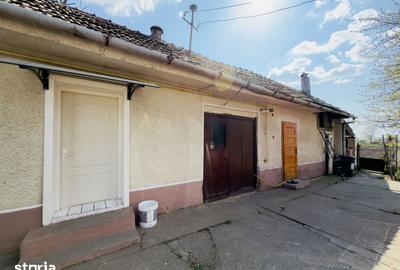 Casă cu 2 camere cu Teren 933 Mp în Sânmihaiu Român - 1