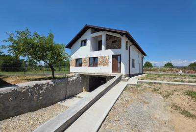 Casă cu 4 camere în Curtea de Argeș - 6