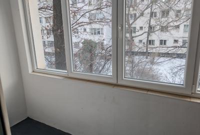 Apartament cu 4 camere decomandat în Titan - 11