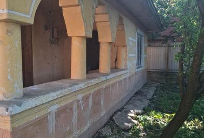 Casă cu 2 camere cu Teren 2156 Mp în Central - 2