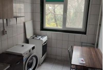 Metrou 1 Decembrie - 2 camere , decomandat - 2