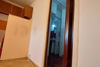 Proprietar ofer garsoniera mica, dar cu centrala proprie - 2