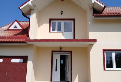 Casă cu 4 camere cu Teren 1594 Mp în Exterior Nord - 2