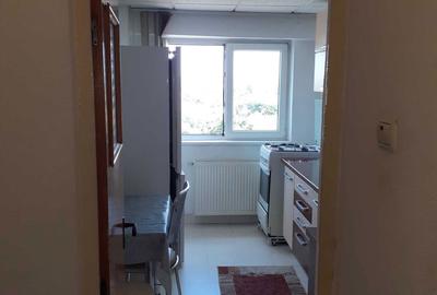 Apartament cu 3 camere semidecomandat în Central - 2