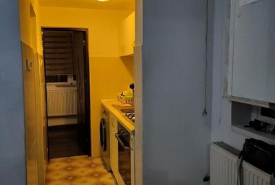 Apartament cu 2 camere decomandat, mobilat în Titan