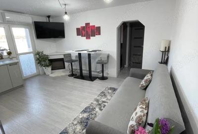 Apartament cu 3 camere decomandat în Cetate