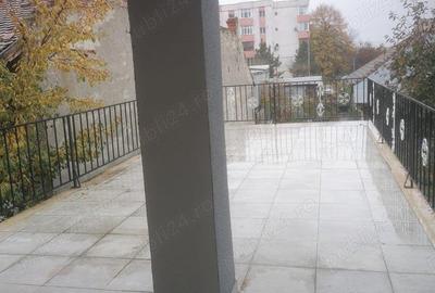 Vila strada G.Enescu 900 euro fix.. - 2