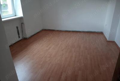 Vand sau schimb apartament Resita - 3