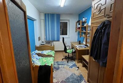 Apartament cu 3 camere decomandat în Obor