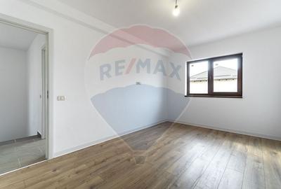 Casă cu 4 camere cu Teren 397 Mp în Tărlungeni - 24