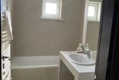 Apartament cu 2 camere decomandat în Parcul Carol