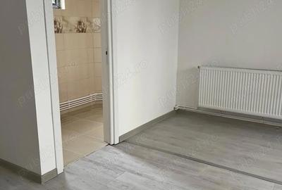 Spațiu comercial, de 90 mp, în Central - 3