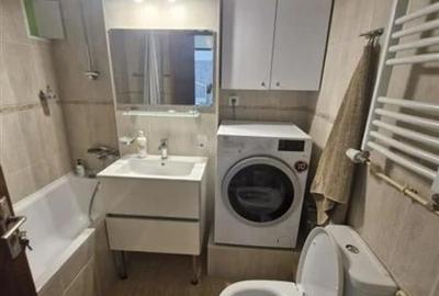 2 Camere, Ultracentral, Universitate (Bloc Dunarea), Centrala de Imobil, 3 min M - 4