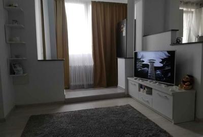 Apartament cu 3 camere semidecomandat în Decebal - 2
