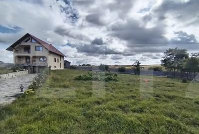 Casă cu 3 camere cu Teren 2300 Mp în Central - 7