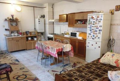 Casă cu 5 camere cu Teren 300 Mp în Central - 10