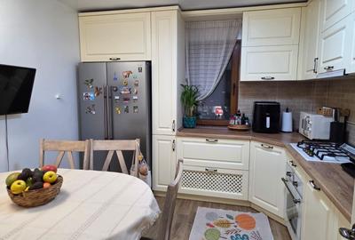 Apartament cu 4 camere decomandat în Drumul Taberei - 7