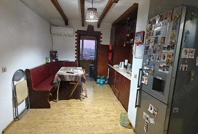 Apartament cu 3 camere decomandat în Marghiloman - 8