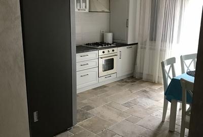Apartament cu 4 camere decomandat în Central - 1