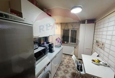 Apartament cu 4 camere decomandat în Central - 1