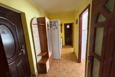 Apartament cu 2 camere decomandat în Micro 19
