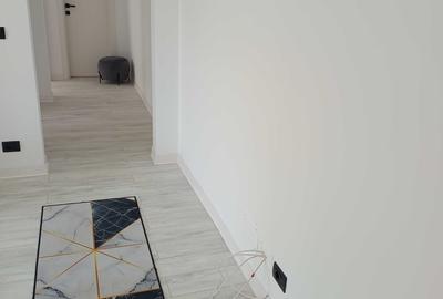 Apartament cu 4 camere semidecomandat în Central