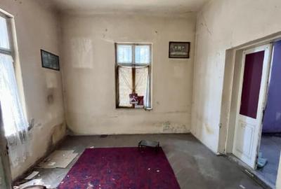 Casa de vanzare cu Aut. de Constr P+1+M - Piata Victoriei - 8