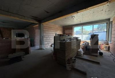 Casă cu 5 camere cu Teren 1355 Mp în George Enescu - 2