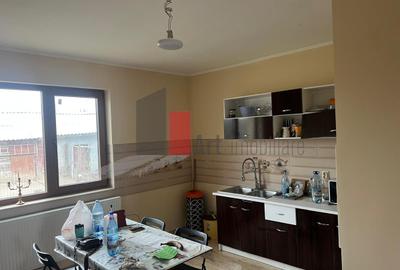 Casă cu 3 camere în Central - 2