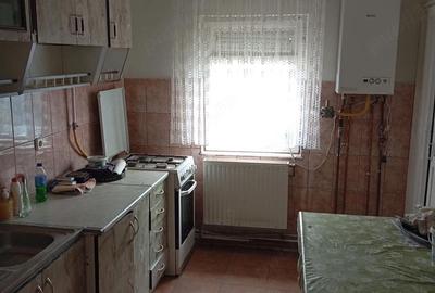 Apartament cu 3 camere semidecomandat în Central - 4