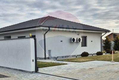 SUPERBA  VILA DE LUX 2022 de vanzare in  ZIMANDCUZ!!!! - 2