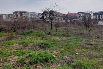 Teren de 880 mp, în Central