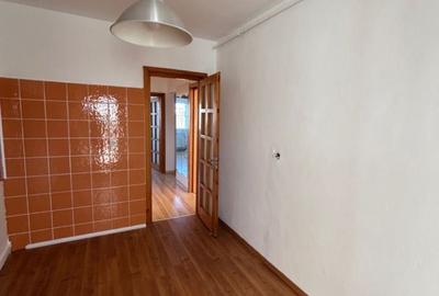 Apartament cu 3 camere decomandat în Mioriței - 3