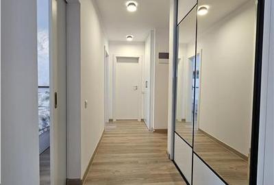 Apartament cu 3 camere decomandat, mobilat în Tractorul - 9