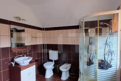 Casă cu 5 camere cu Teren 600 Mp în Central - 4