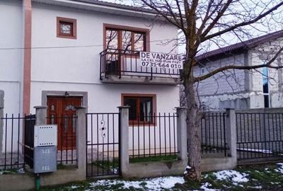Casă cu 5 camere cu Teren 406 Mp în Central