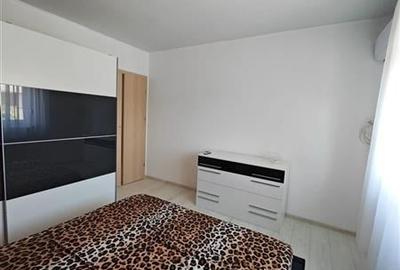Giroc 2 camere decomandat, et 1, loc parcare - 12