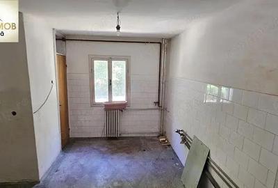 Vand apartament 4 cam cf 1 etajul 1 zona Micro 4 Vand apartament 4 cam cf 1 etajul 1 zona Micro 4 - 14