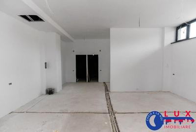 Spațiu comercial, de 120 mp, în E3 - 2