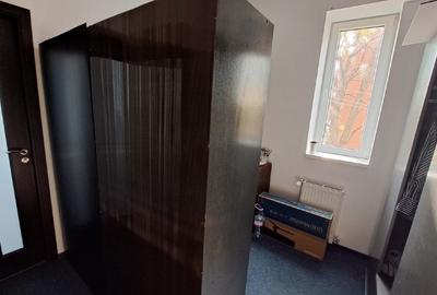 Birou, de 51 mp, în 1 Mai - 6