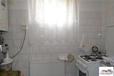 Casă cu 9 camere cu Teren 650 Mp în Central