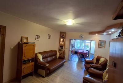 Apartament cu 3 camere decomandat în Gară - 1