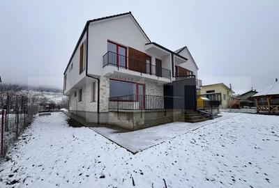 Casa unifamiliala 160 mp, 900 mp teren, zona linistita cu vi Casa unifamiliala 160 mp, 900 mp teren, zona linistita cu vi - 2