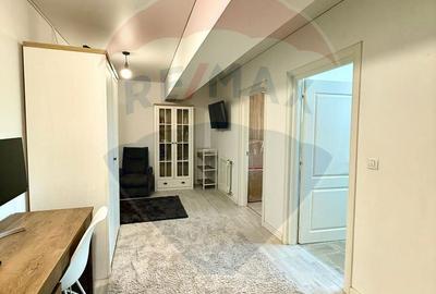Apartament cu 2 camere decomandat, mobilat în Central